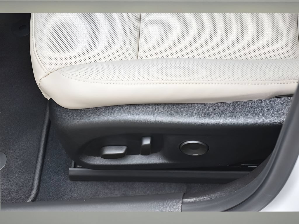 New 2025 Cadillac CT4 Premium Luxury RWD image 33