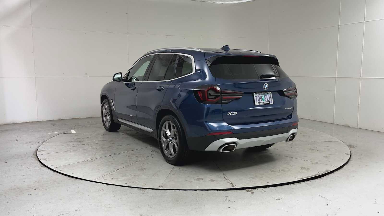 Used 2023 BMW X3 xDrive30i w/ Premium Package AWD/4WD image 3