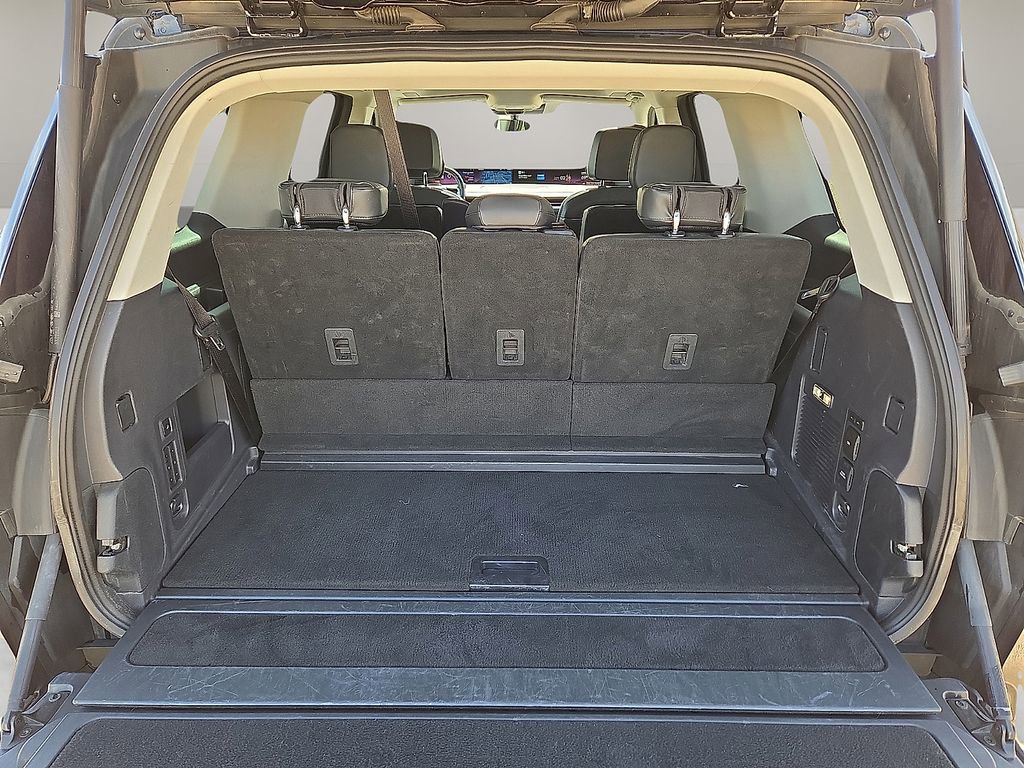 Used 2025 Lincoln Navigator Reserve image 12