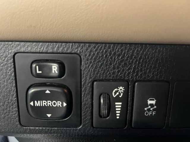 Used 2014 Toyota RAV4 Limited AWD/4WD image 15