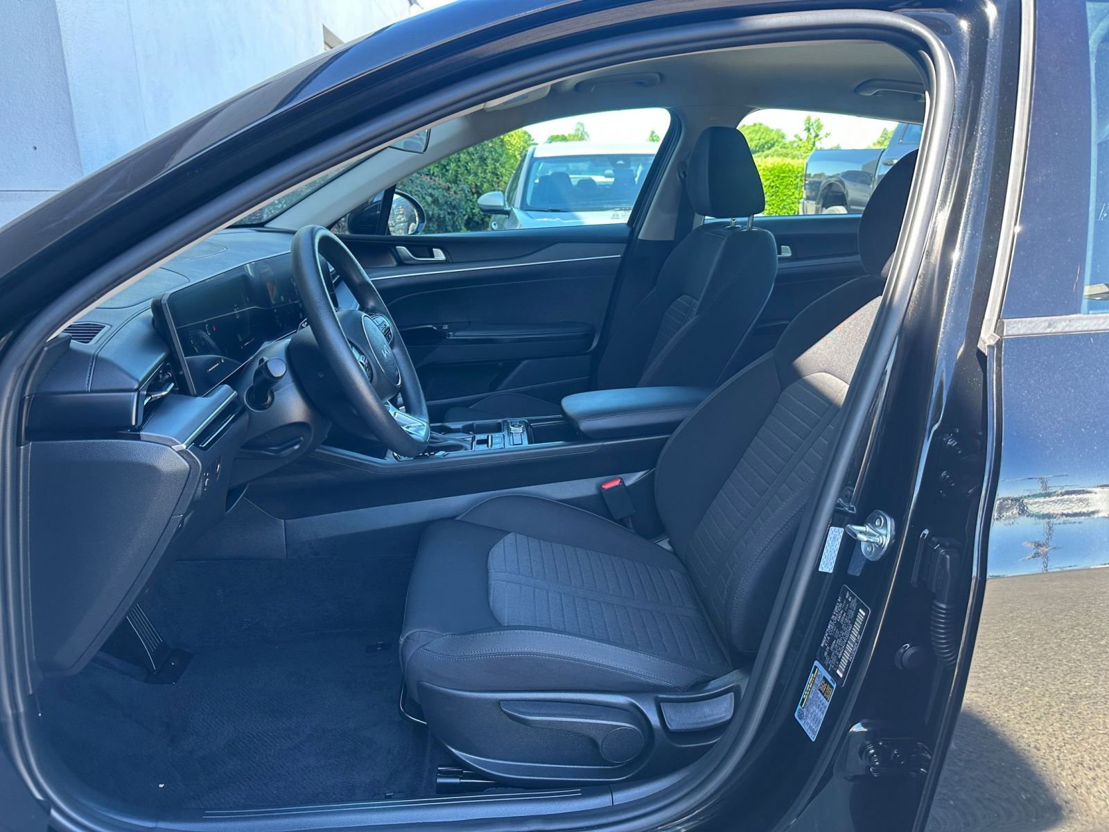Used 2025 Kia K5 LXS image 28