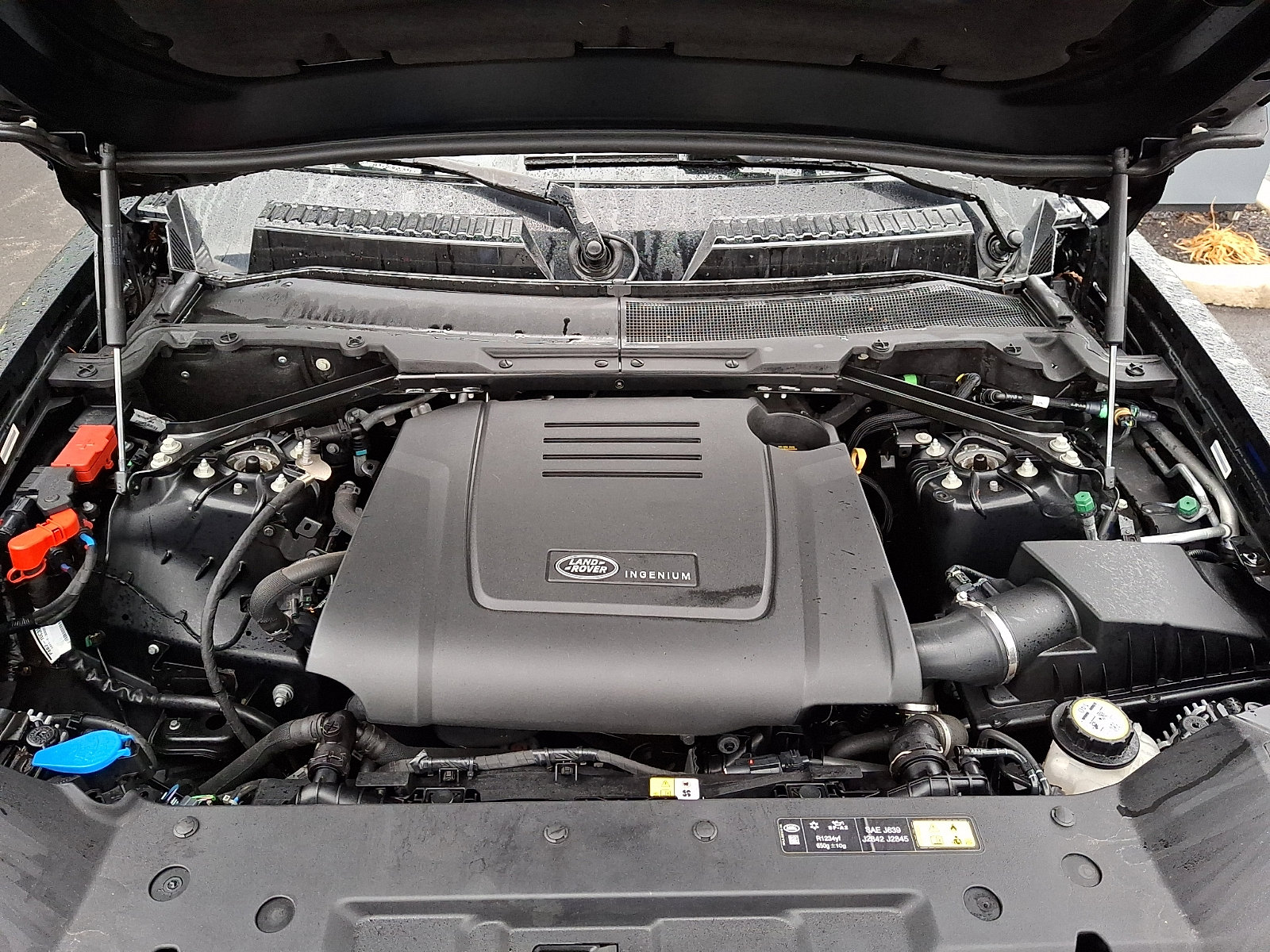 Used 2023 Land Rover Defender 90 S image 28