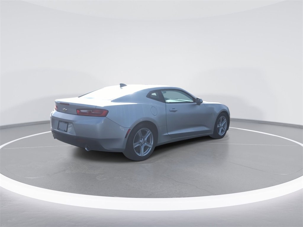 Used 2018 Chevrolet Camaro LT image 8