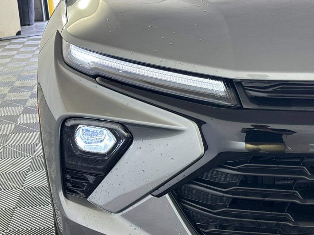 New 2026 Chevrolet TrailBlazer LT w/ Midnight Edition AWD/4WD image 39