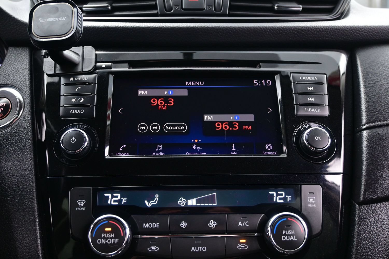 Used 2018 Nissan Rogue SV AWD/4WD image 19