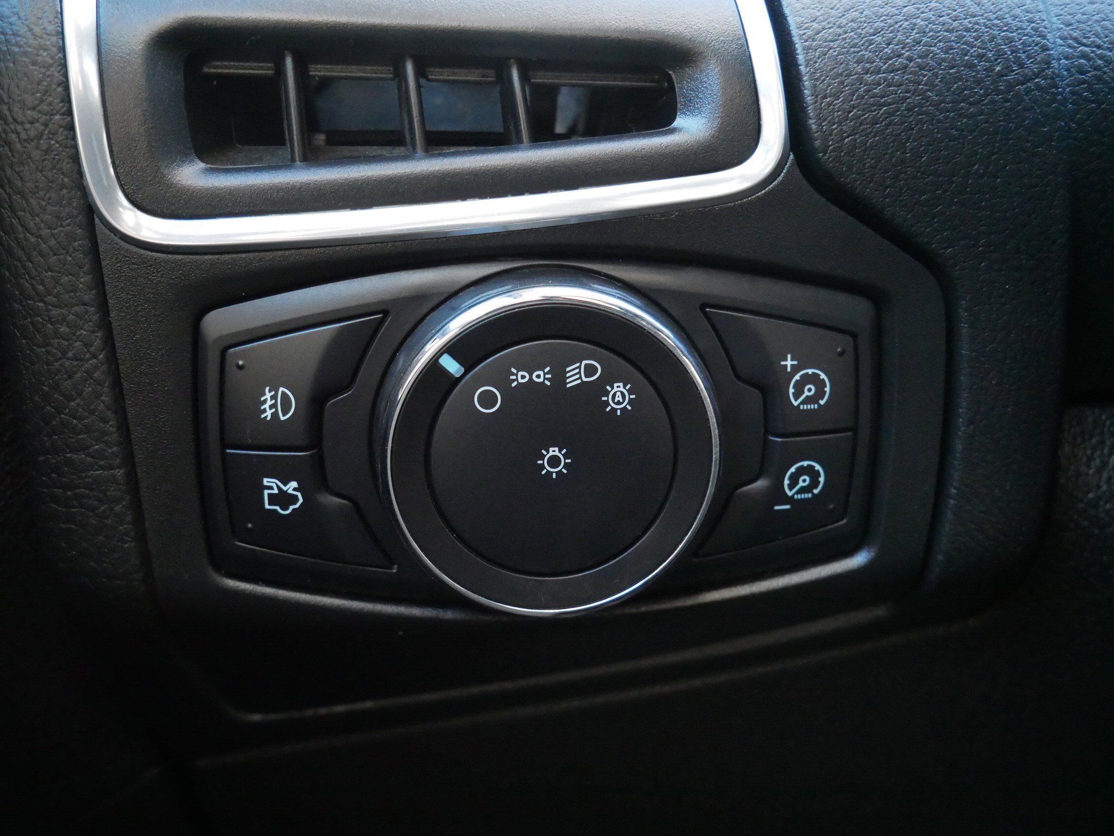 Used 2013 Ford Focus Titanium image 26