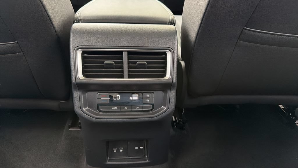 New 2026 Volkswagen Atlas SE FWD image 27