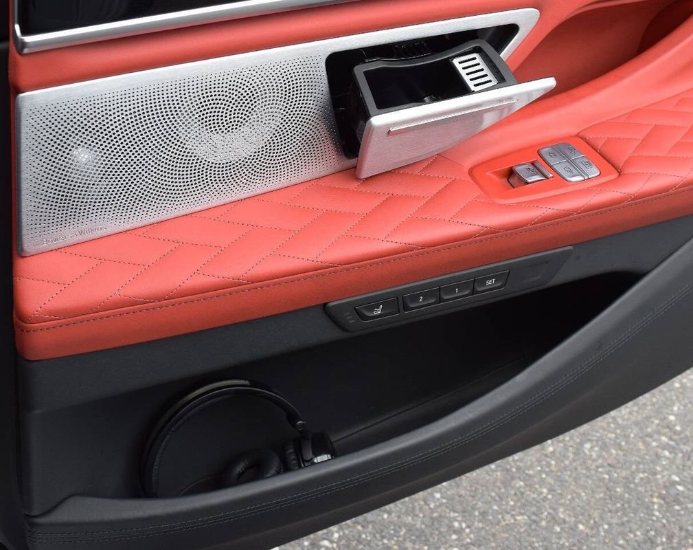 Used 2022 BMW M760i xDrive w/ Luxury Rear Seating Package image 67