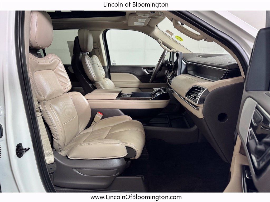 Certified 2022 Lincoln Navigator L Reserve AWD/4WD image 10