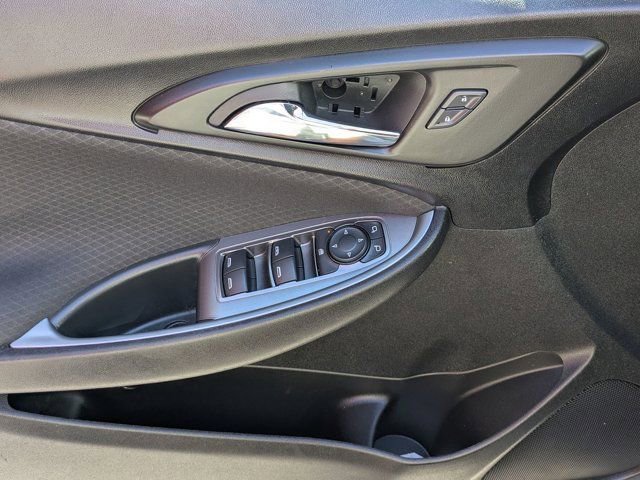 Used 2023 Chevrolet Malibu LT FWD image 17