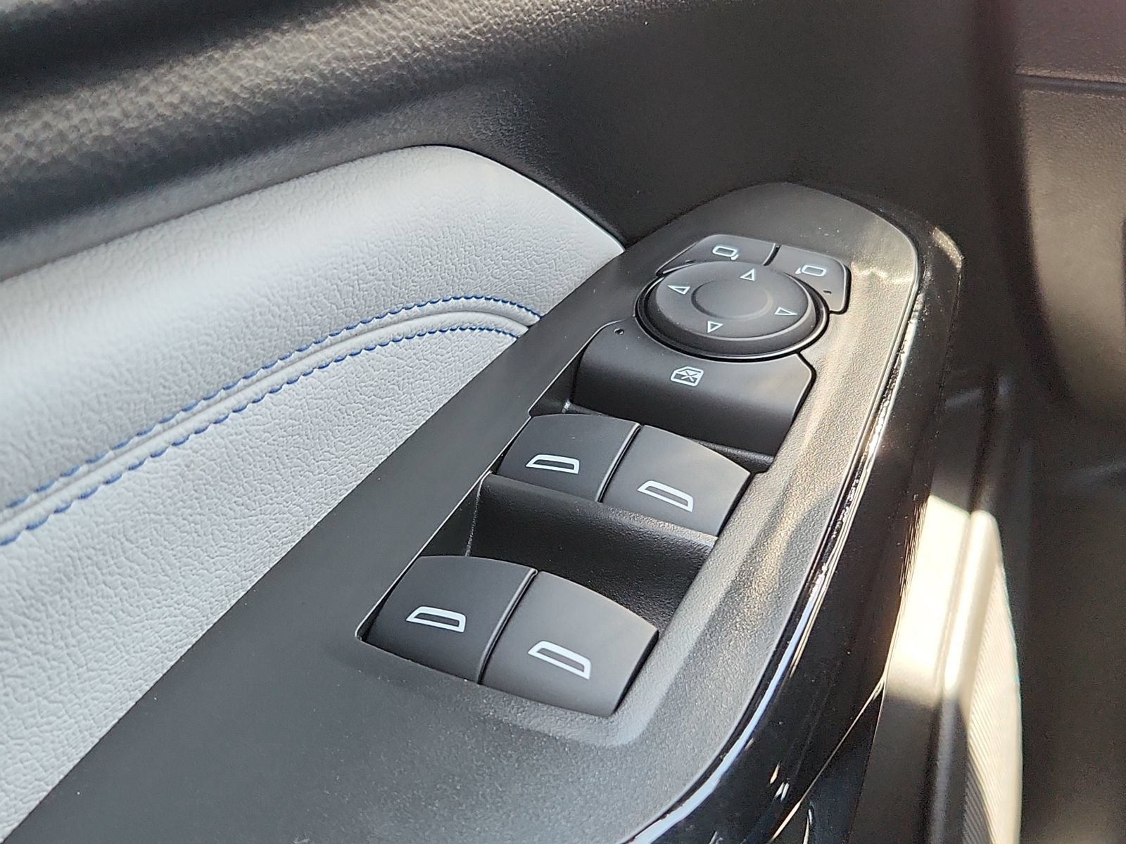New 2026 Chevrolet Trax LT w/ Midnight Edition FWD image 15