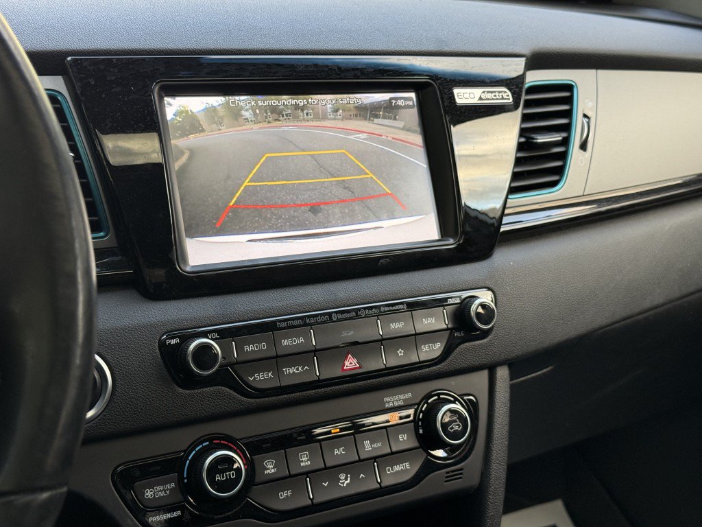 Used 2019 Kia Niro EX Premium w/ Cold Weather Package 1.0 FWD image 32