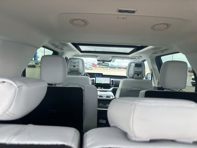 New 2026 Ford Expedition Platinum w/ Driver's Package AWD/4WD image 25