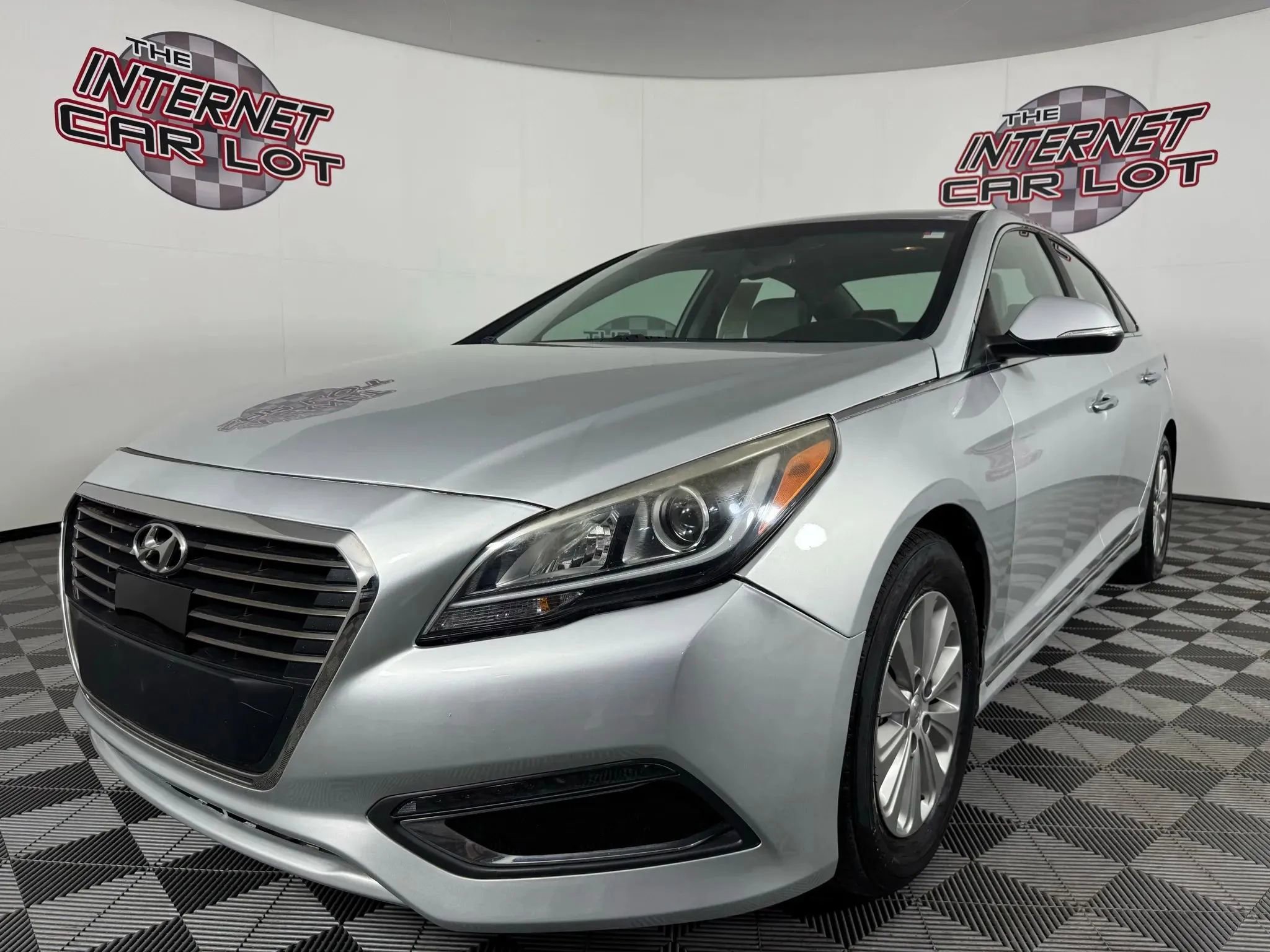 Used 2016 Hyundai Sonata SE image 3