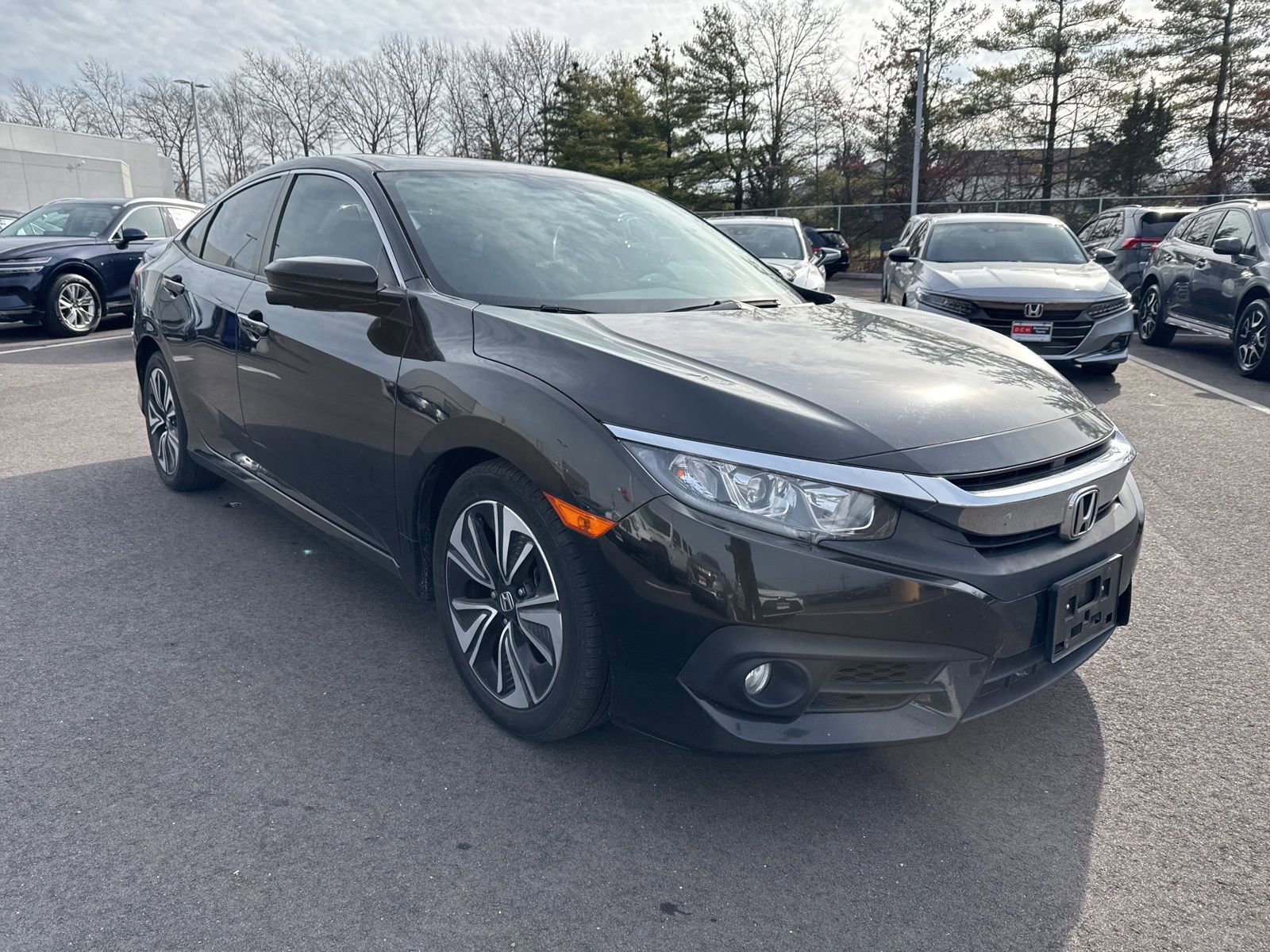 Used 2018 Honda Civic EX-T image 3