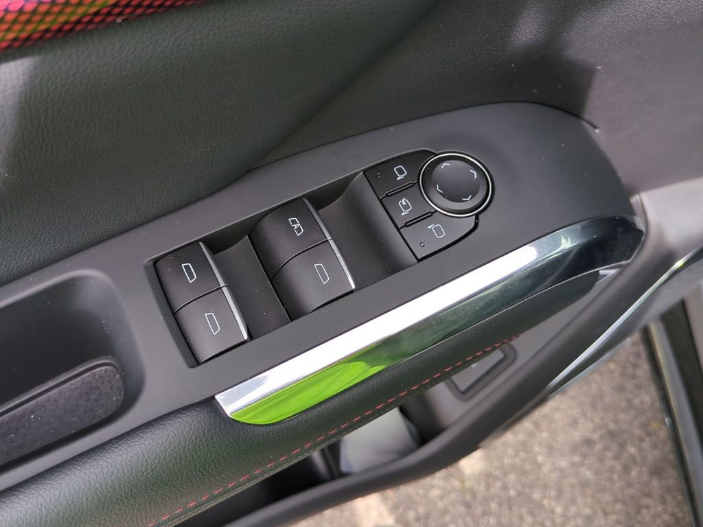 Used 2026 Chevrolet Traverse RS image 14