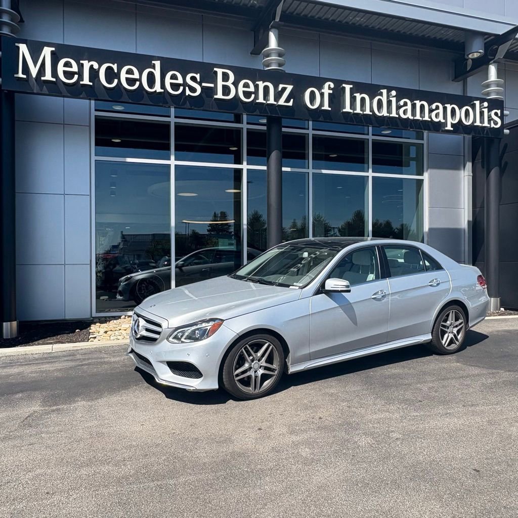 Used 2016 Mercedes-Benz E 400 4MATIC Sedan image 1