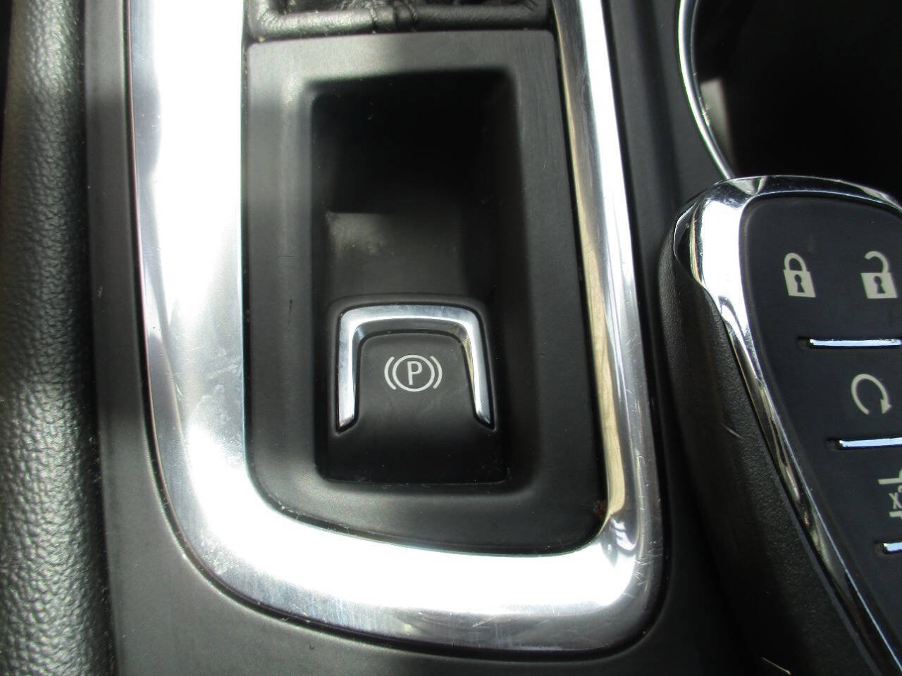 Used 2020 Chevrolet Equinox LT AWD/4WD image 33