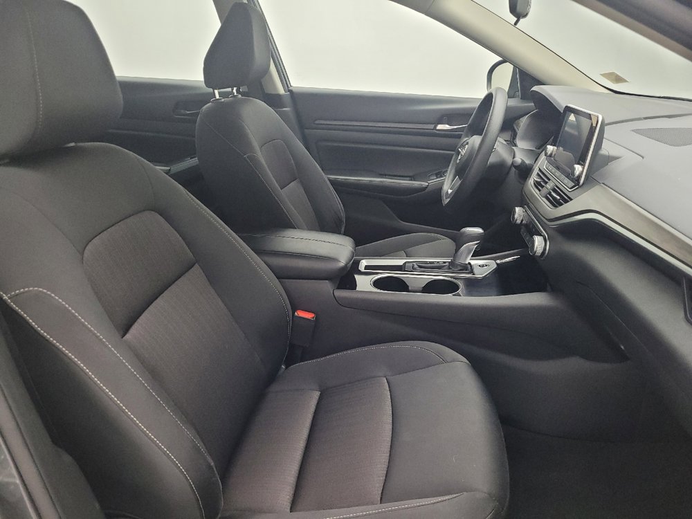 Used 2024 Nissan Altima 2.5 SV image 21