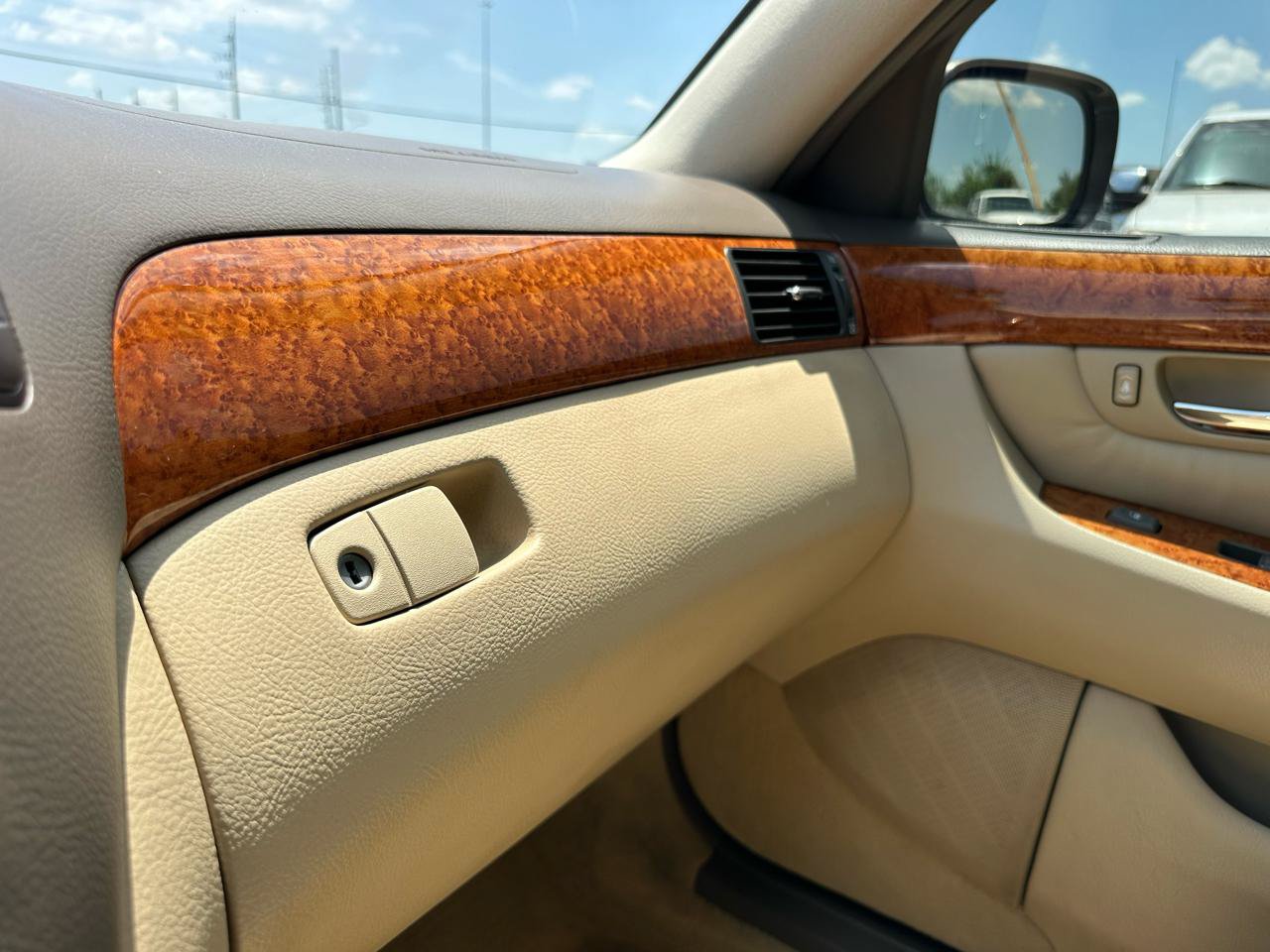 Used 2004 Lexus LS 430 w/ Premium Pkg RWD image 73