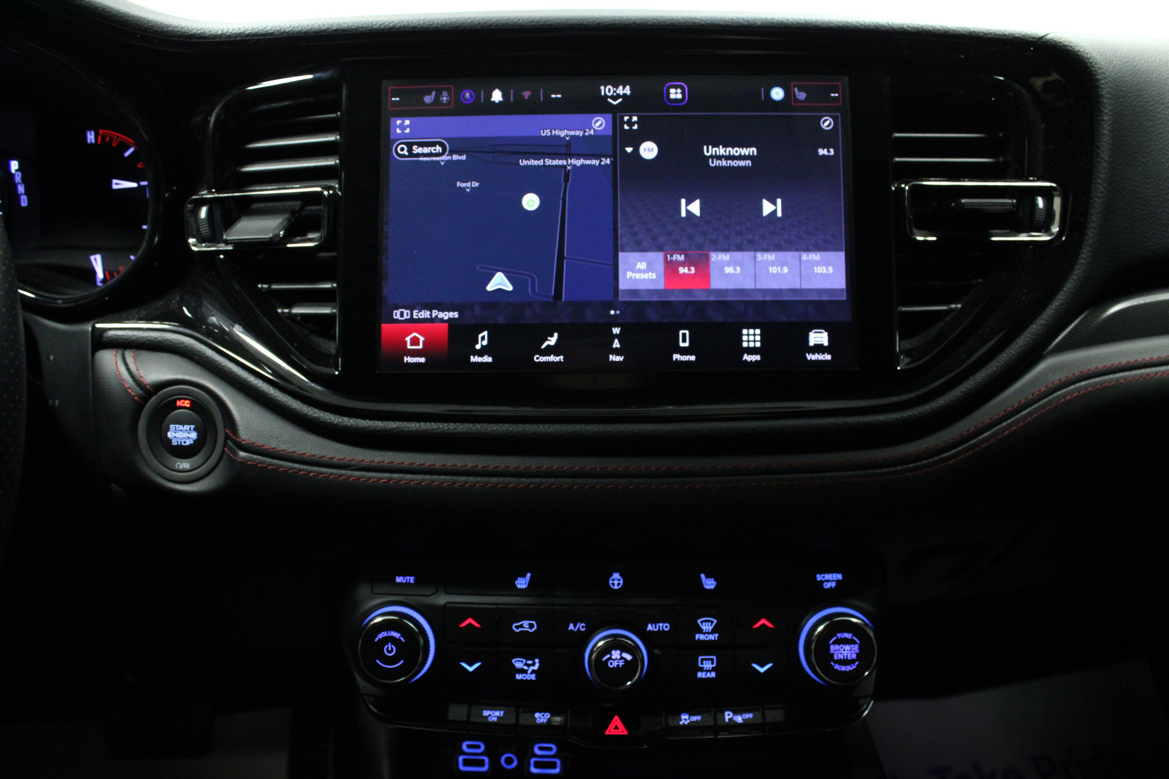 Used 2023 Dodge Durango R/T w/ Blacktop Package AWD/4WD image 23