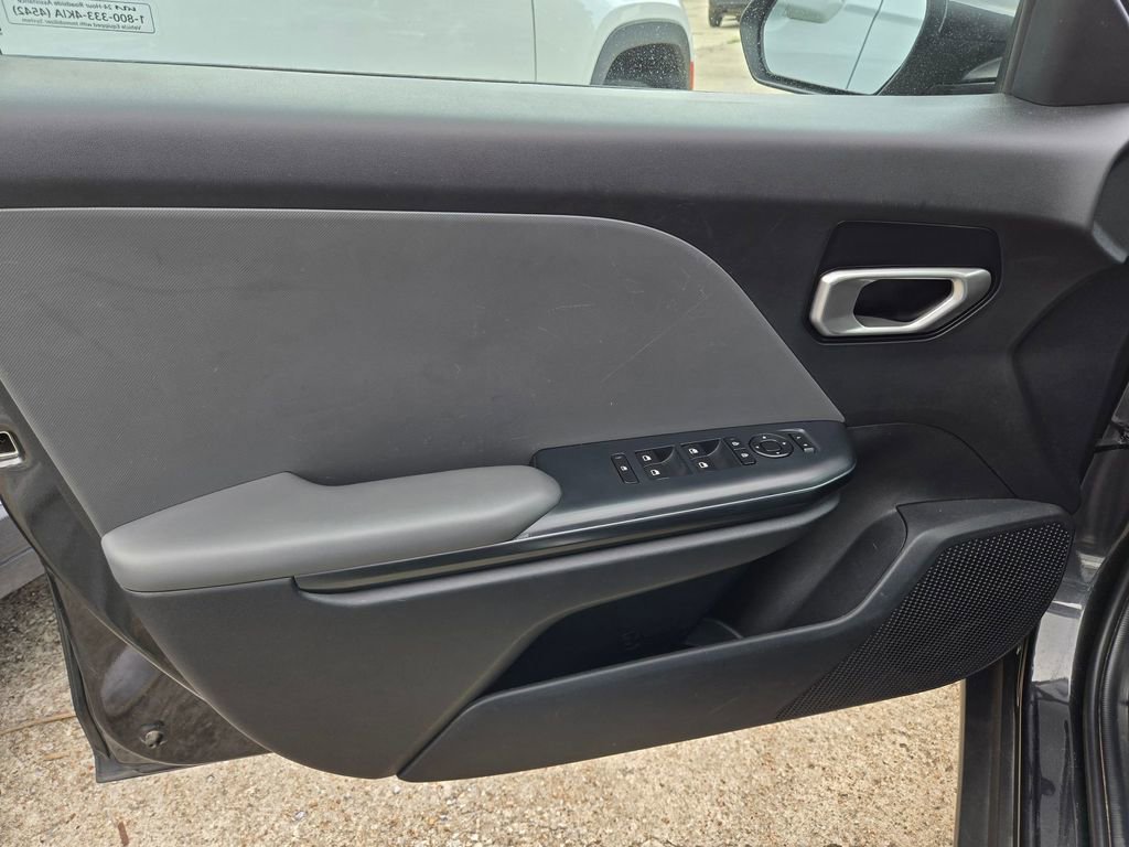 Used 2025 Kia K4 LXS FWD image 7