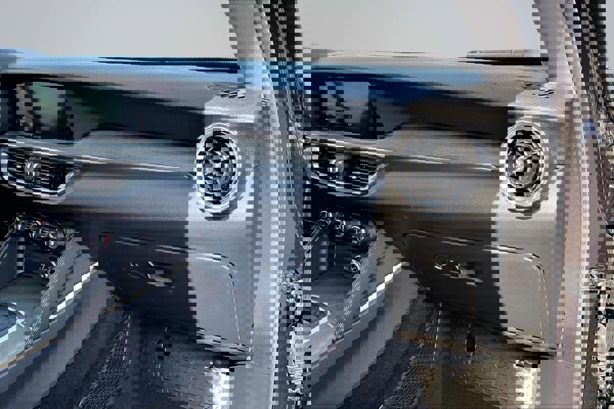 Used 2019 Alfa Romeo Stelvio Ti w/ Nero Edizione image 17