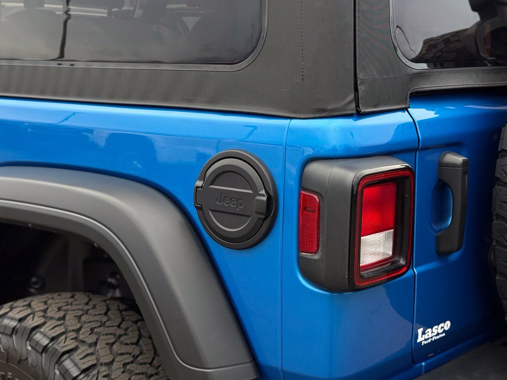 Used 2022 Jeep Wrangler Sport AWD/4WD image 33
