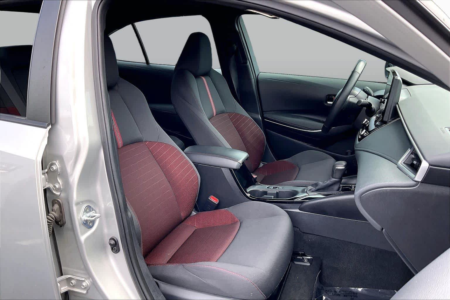 Used 2024 Toyota Corolla SE FWD image 8