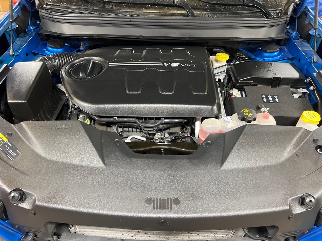 Used 2019 Jeep Cherokee Trailhawk w/ Cold Weather Group AWD/4WD image 42