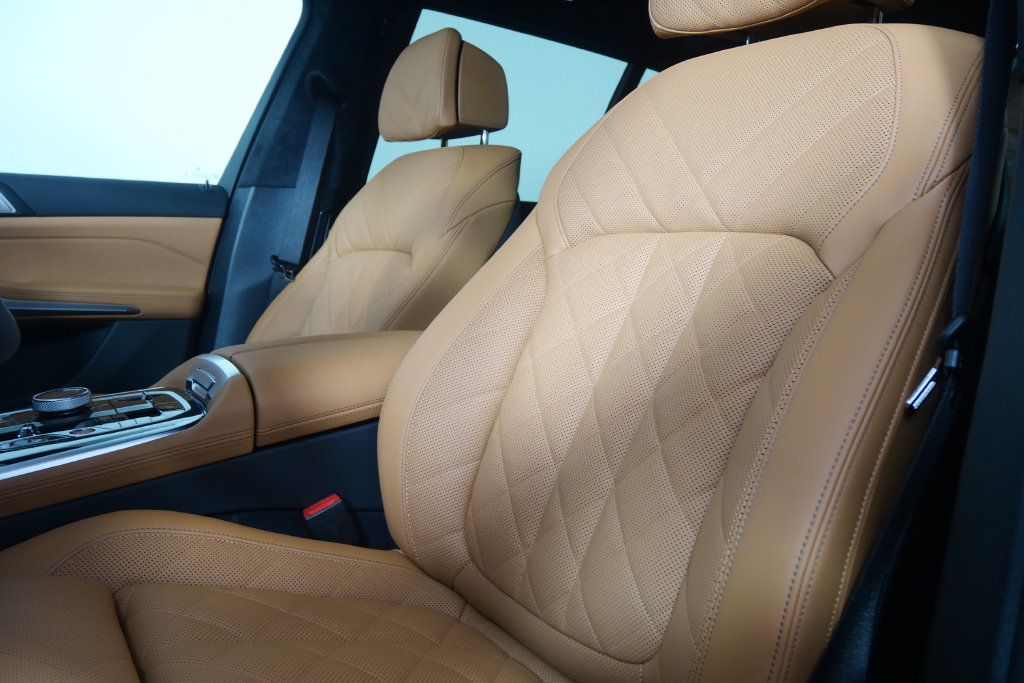 Used 2027 BMW X7 xDrive40i w/ Executive Package AWD/4WD image 11