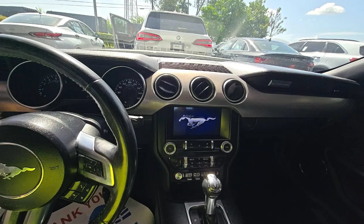 Used 2022 Ford Mustang Premium RWD image 10