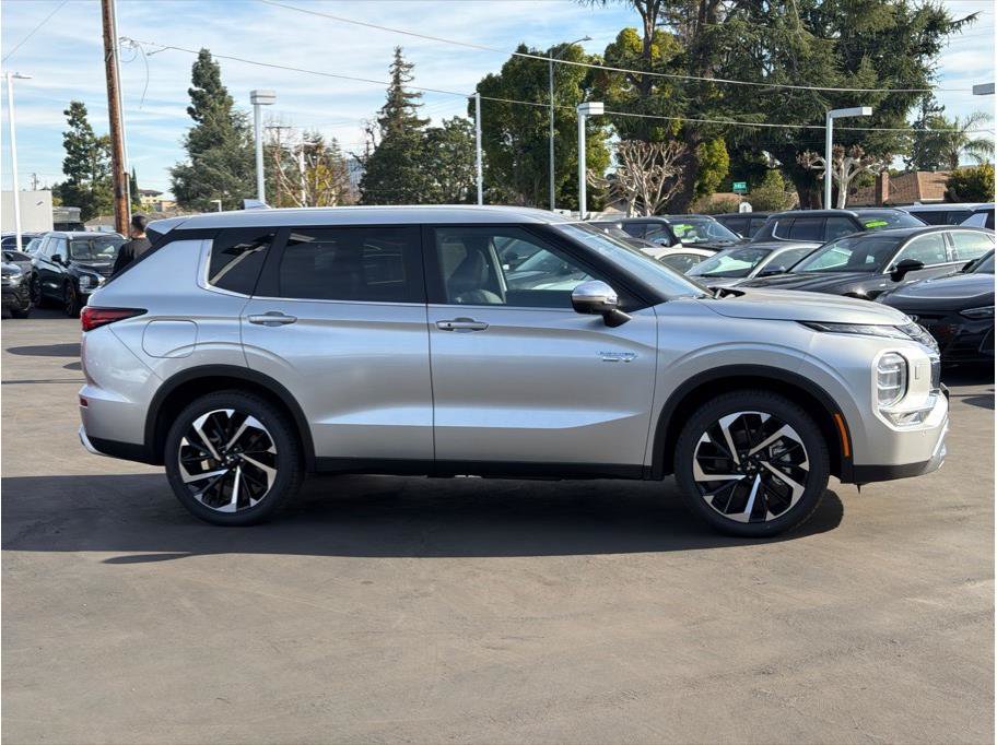 Used 2025 Mitsubishi Outlander Ralliart AWD/4WD image 4