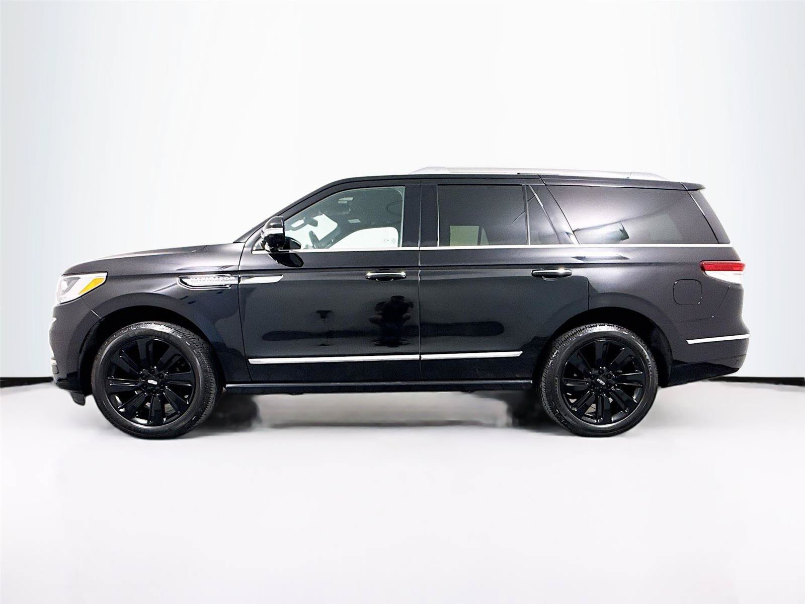 Used 2023 Lincoln Navigator Reserve AWD/4WD image 36