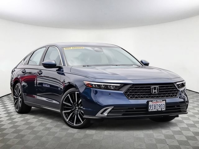 Used 2025 Honda Accord Touring image 2