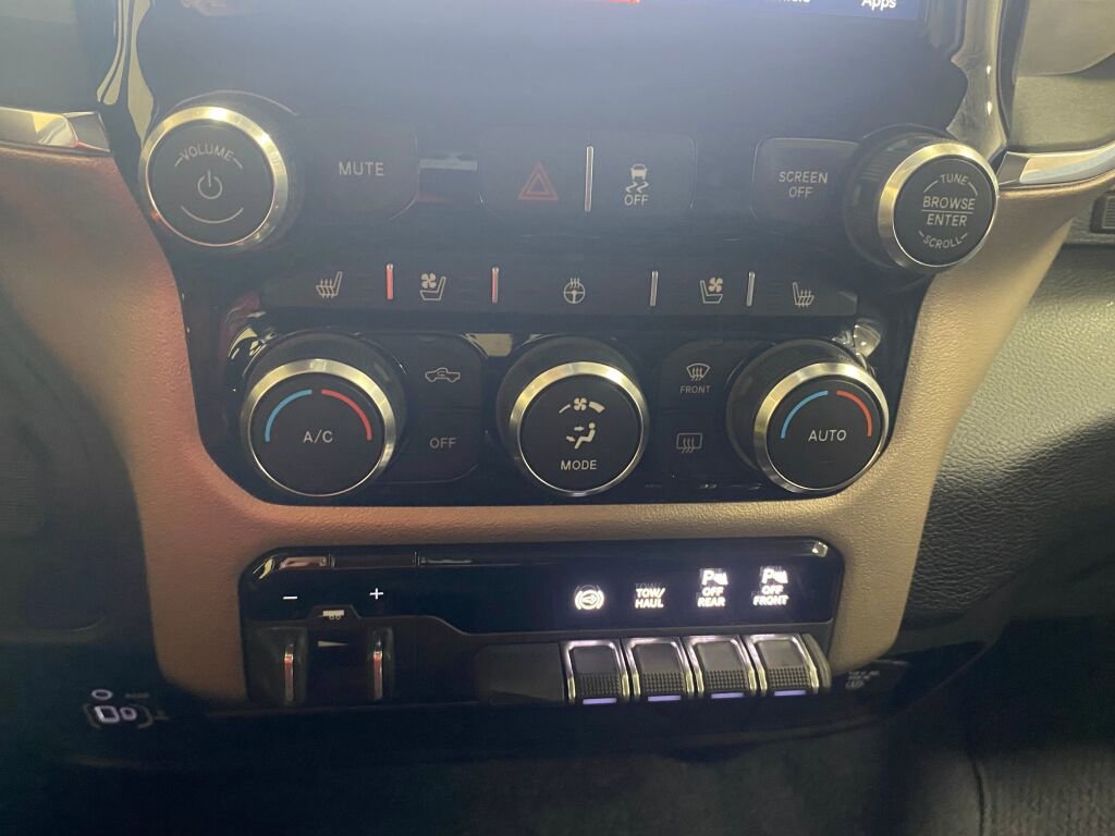 Used 2024 RAM 2500 Laramie image 13
