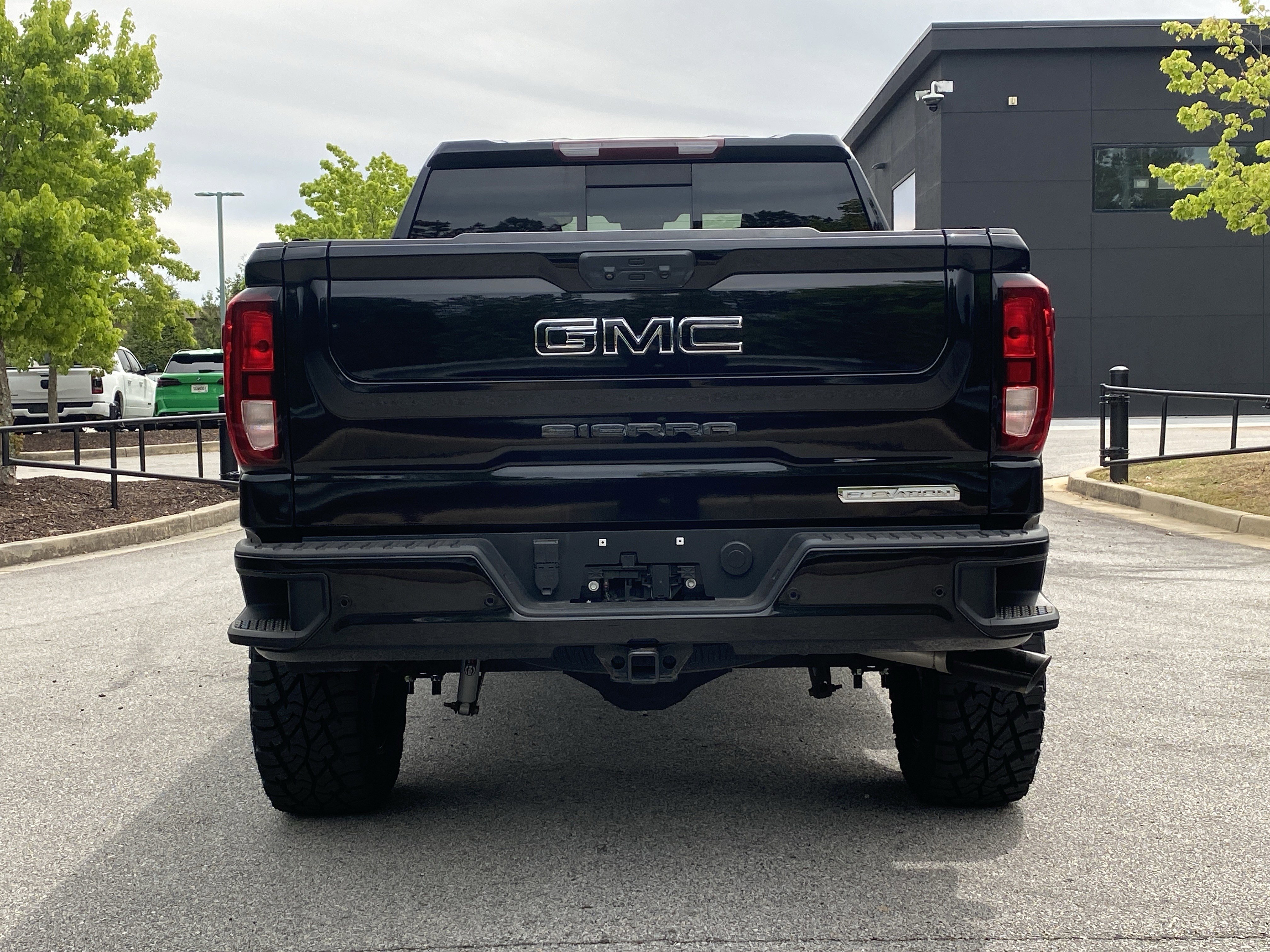 Used 2022 GMC Sierra 1500 Elevation w/ Elevation Premium Package image 9