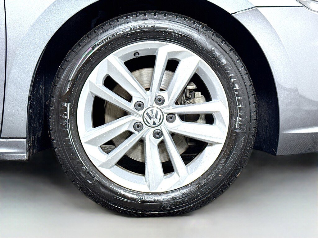 Used 2020 Volkswagen Passat 2.0T SE image 38