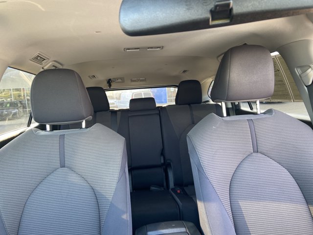 Used 2023 Toyota Highlander LE AWD/4WD image 19