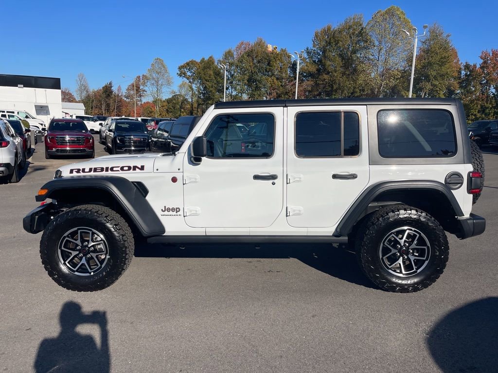 Used 2025 Jeep Wrangler Unlimited Rubicon image 2