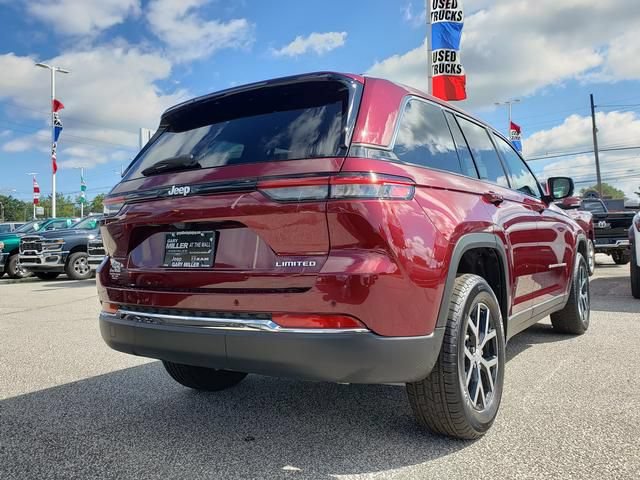 Used 2025 Jeep Grand Cherokee Limited w/ Trailer Tow Package AWD/4WD image 3