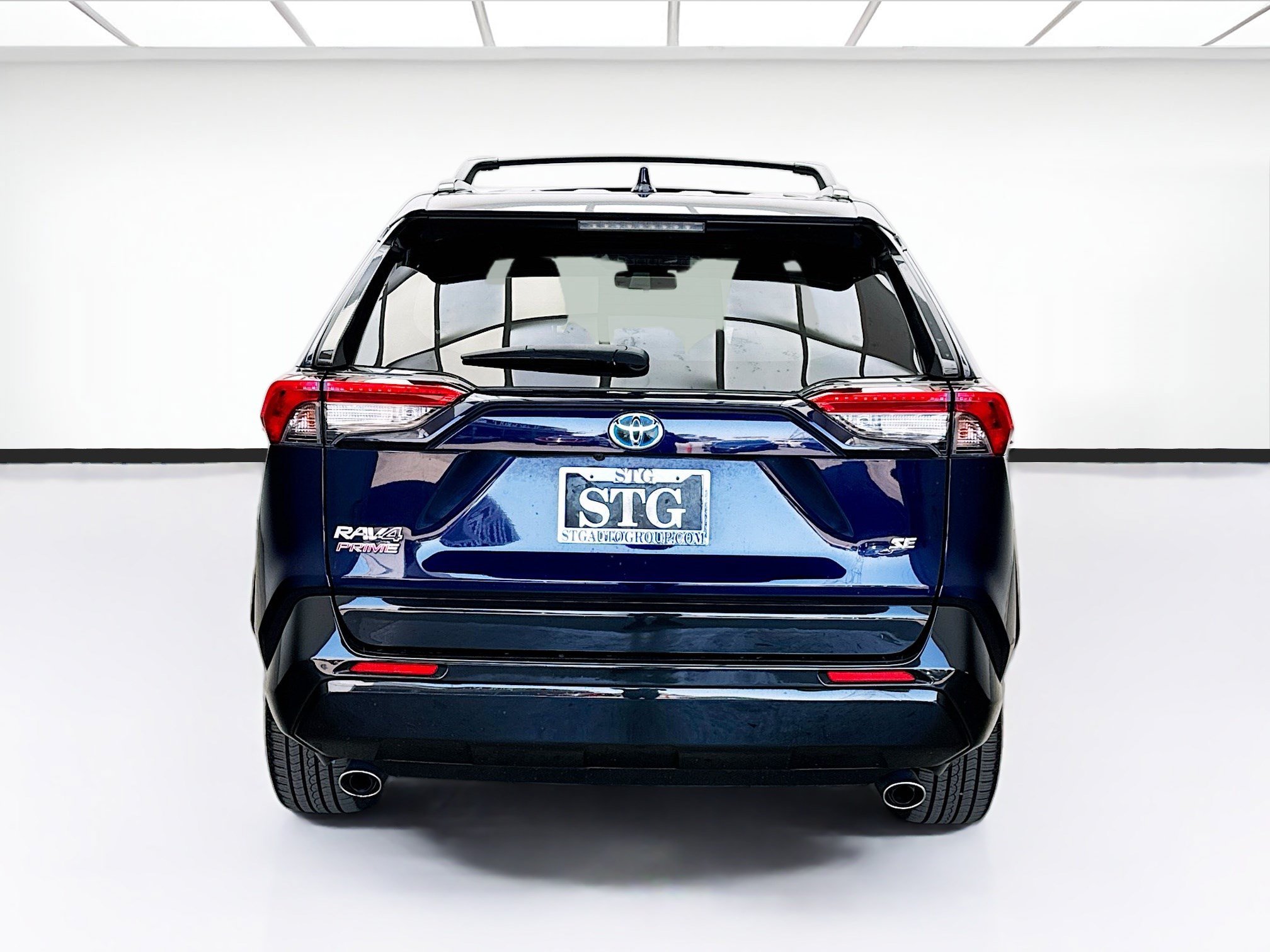 Used 2021 Toyota RAV4 SE w/ Weather & Moonroof Package AWD/4WD image 5