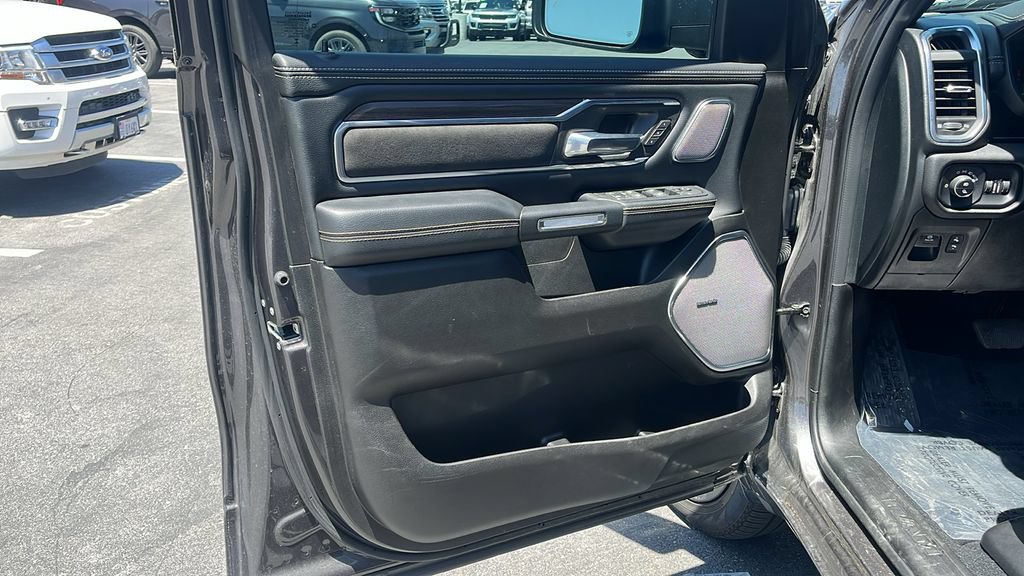 Used 2025 RAM 1500 Laramie w/ Night Edition AWD/4WD image 9