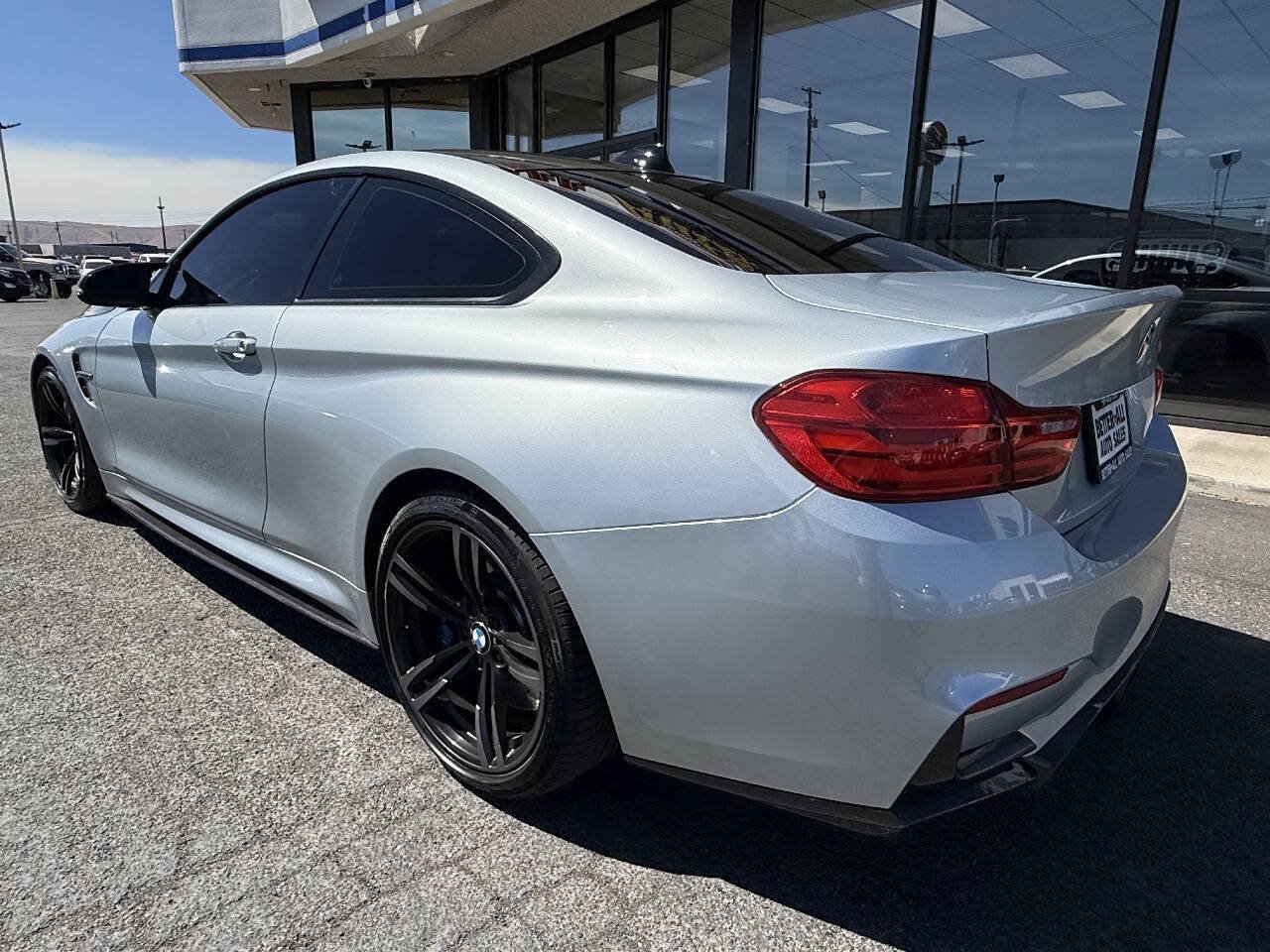 Used 2017 BMW M4 Coupe RWD image 4
