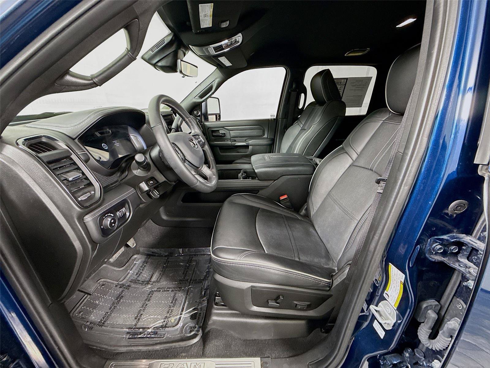 Used 2024 RAM 3500 Limited AWD/4WD image 2
