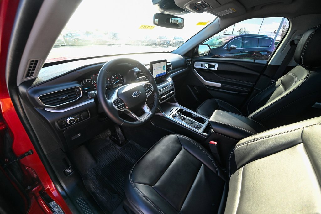 Used 2023 Ford Explorer XLT w/ Equipment Group 202A image 21