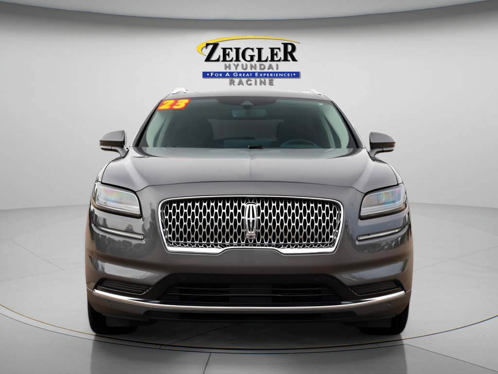 Used 2023 Lincoln Nautilus Reserve AWD/4WD image 2