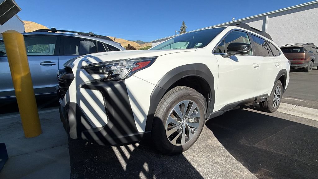 Used 2024 Subaru Outback Premium AWD/4WD image 4