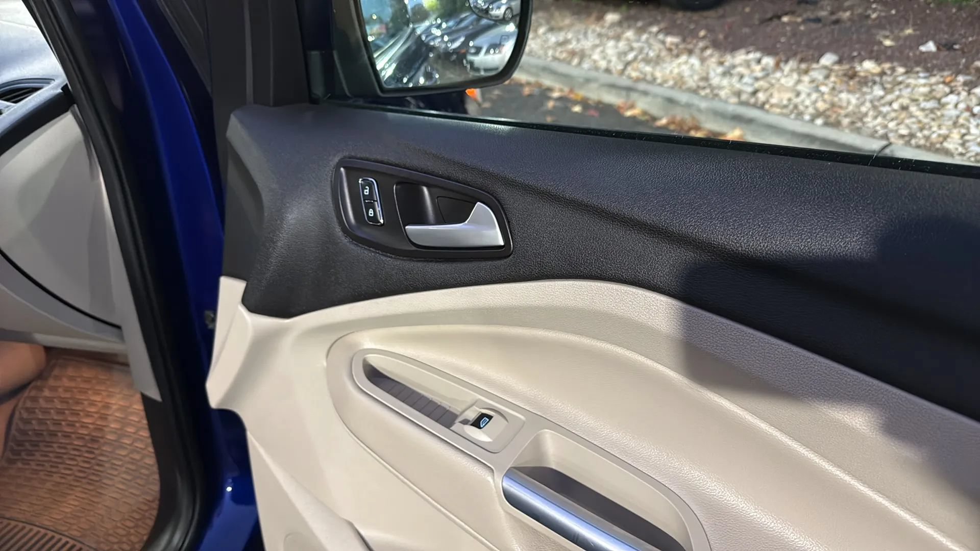 Used 2015 Ford Escape SE w/ Equipment Group 201A AWD/4WD image 22
