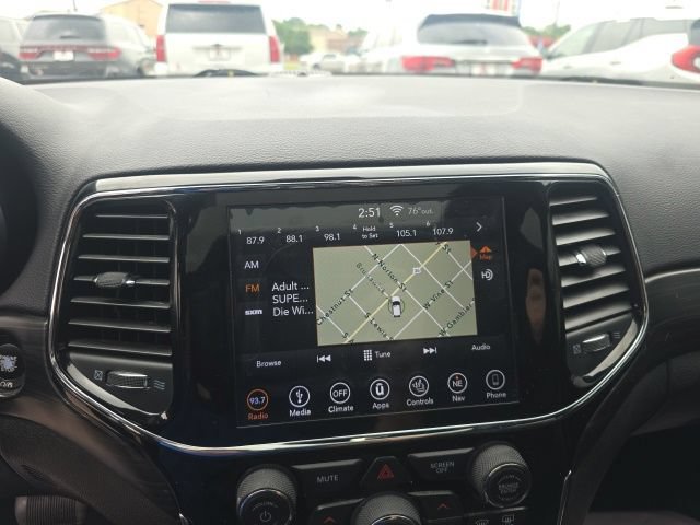 Used 2019 Jeep Grand Cherokee Altitude AWD/4WD image 27
